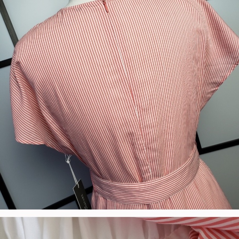 Beautiful new dress - Picture 4 of 8